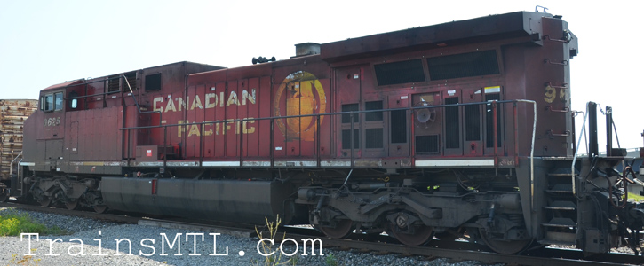 Locomotive CP9625 left side / coté gauche